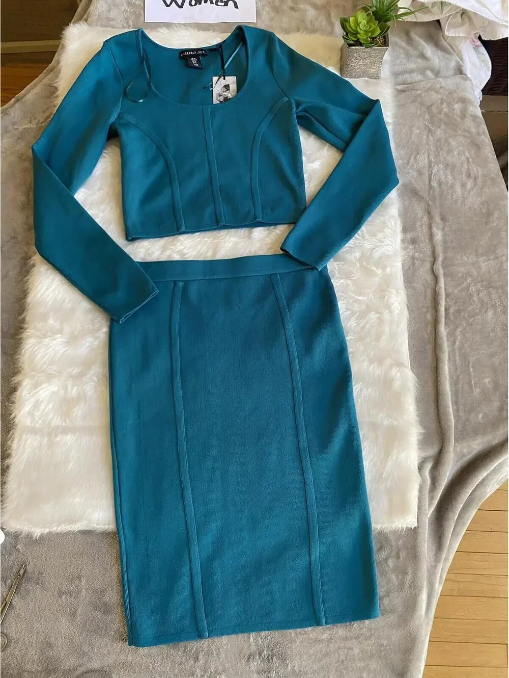 Sincerely Jules Teal Two-Piece Skirt and Crop Top Set Medium